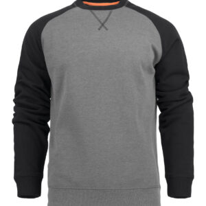 Rundhalset sweatshirt med børstet inderside. 2x2 rib på ærmer og i bunden.